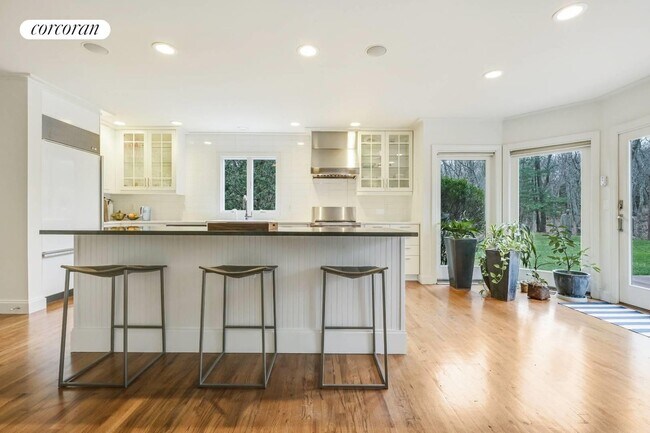 Building Photo - 12 Northview Dr