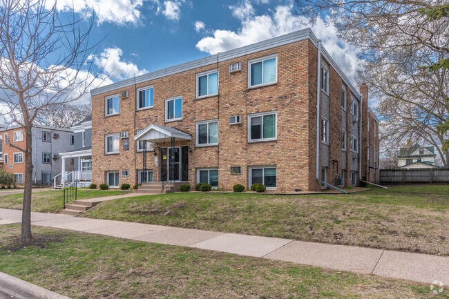 Building Photo - 2712 Pillsbury Ave S