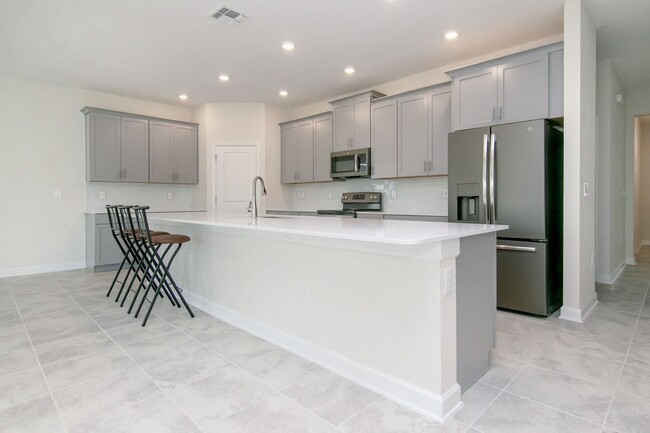 Building Photo - Lovely 5bd/3.5bath FOR RENT in highly soug...