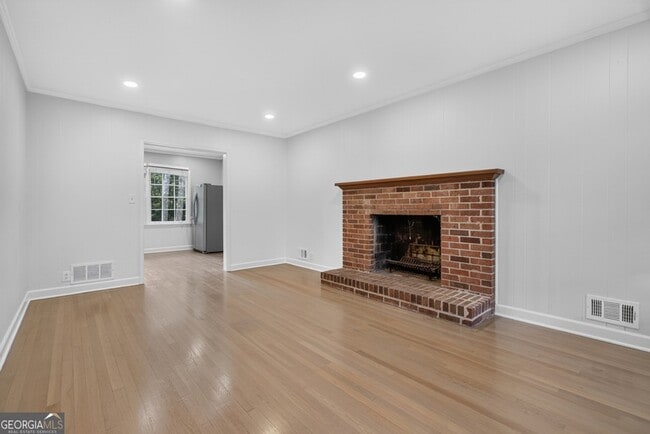 Building Photo - 4854 Springfield Dr