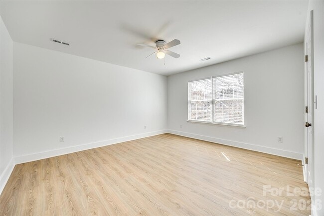 Building Photo - 3725 Planters Watch Dr