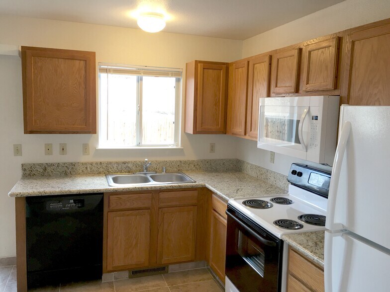 Kitchen with granite counters - 3129 Airport Rd