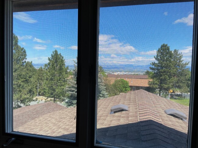 Building Photo - 718 Darby St