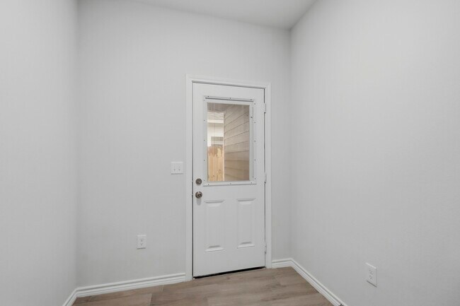Building Photo - 16902 Balmoral St