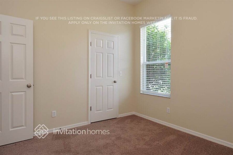 Building Photo - 6034 39th Ct E