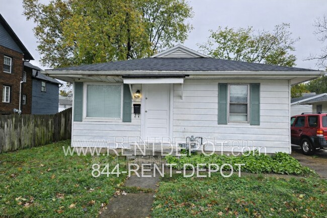 Building Photo - 1528 SE Riverside Dr