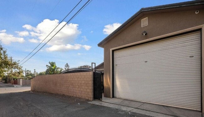 Building Photo - Spacious Home for Rent