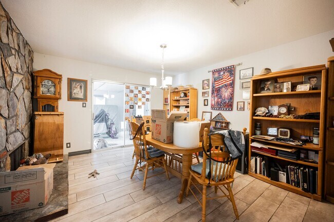 Building Photo - No HOA- Single story pool home