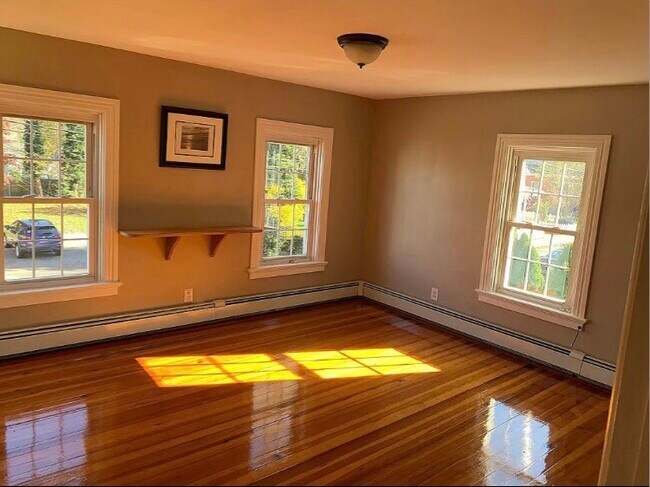 Building Photo - 29 King St