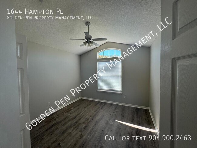 Building Photo - 1644 Hampton Pl