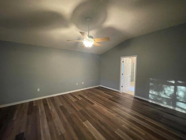 Building Photo - 1144 Troon Dr W