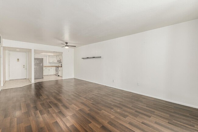 Building Photo - 10828 N Biltmore Dr