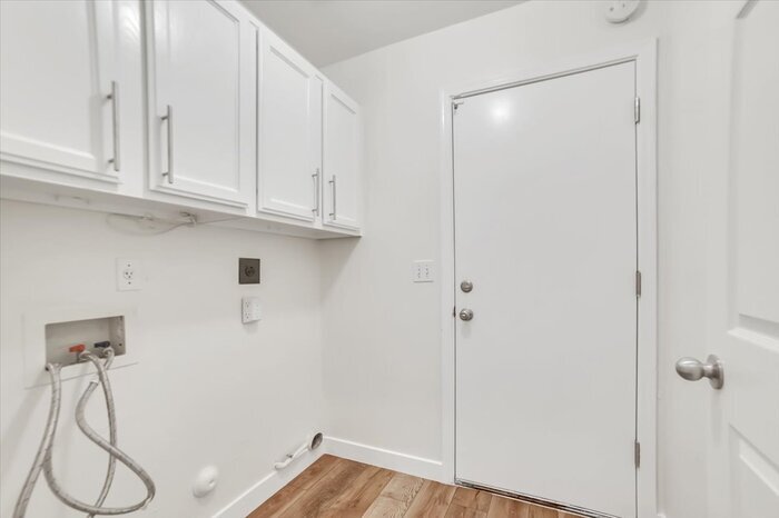 Building Photo - 403 S Kingston Ct