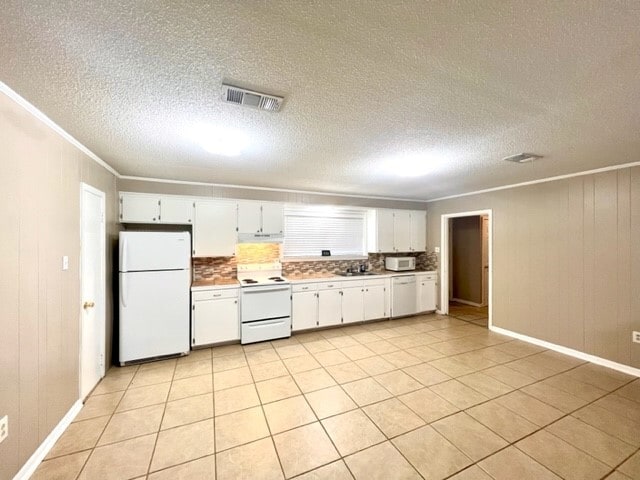 Building Photo - 1210 S Augusta Ave