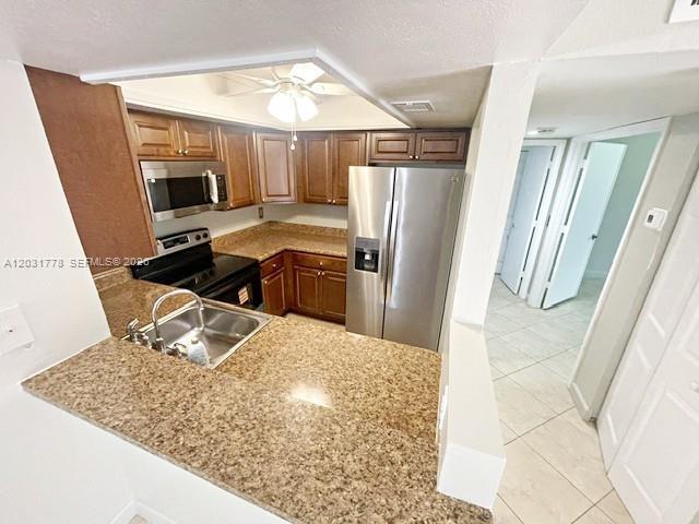 Building Photo - 1548 SE Royal Green Cir