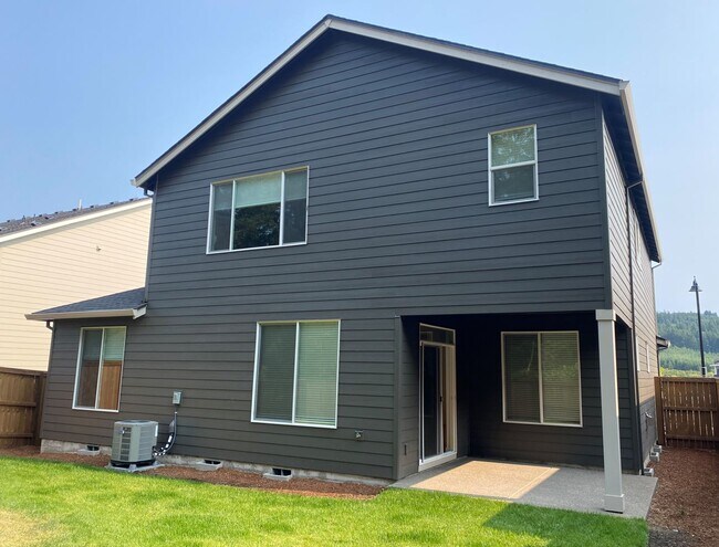 Building Photo - NEWER CONSTRUCTION! Beautiful Brand Home B...