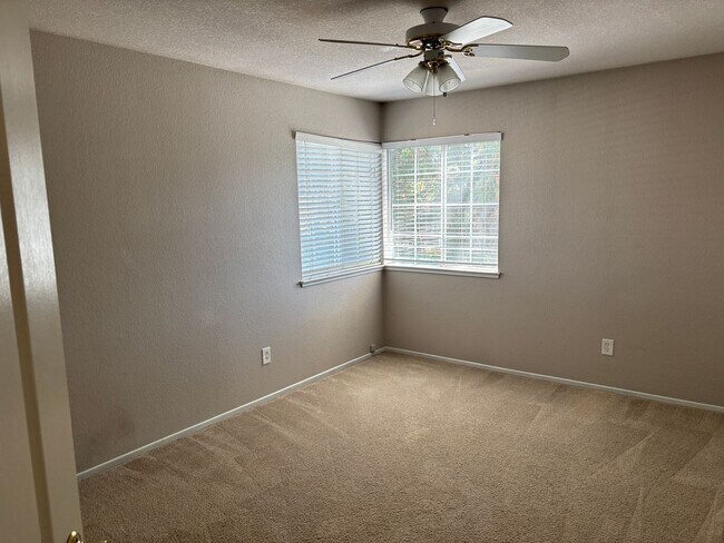 Building Photo - Comfortable Two Story Home