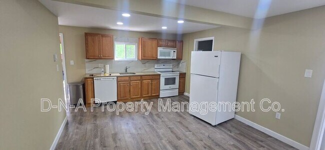 Building Photo - 580 Interchange Rd