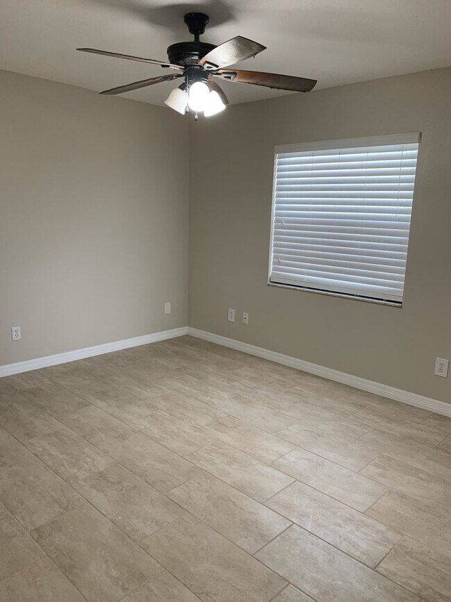 Building Photo - Nice 3/2 in St. Cloud on Oversized Lot w/ Lots of Upgrades