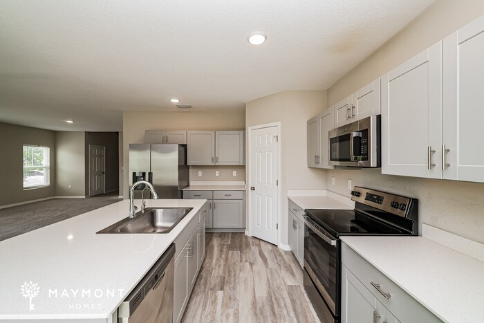 Building Photo - 12892 Tannencrest Dr