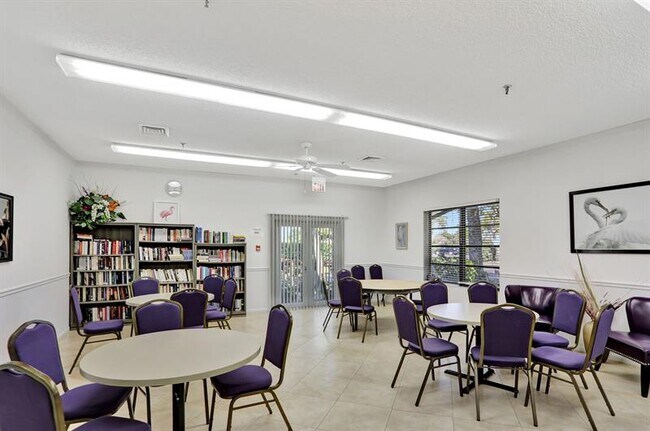 Building Photo - 2236 N Cypress Bend Dr