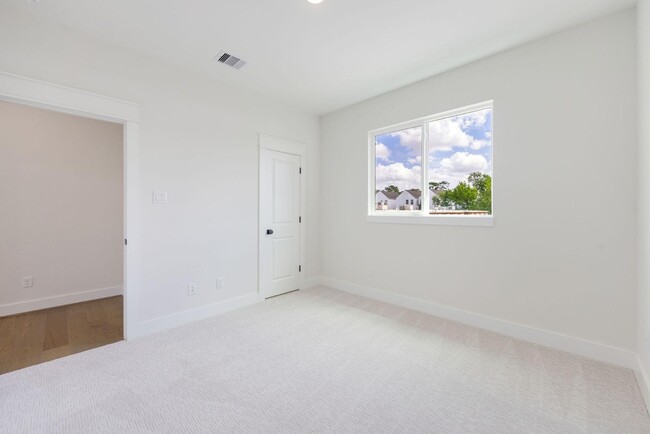 Building Photo - 9311 Montridge Dr