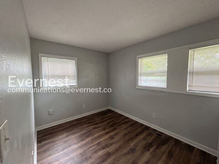 Building Photo - 4435 Lincolndale Dr