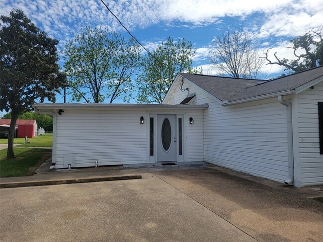 Building Photo - 1112 VZ Co Rd 1703