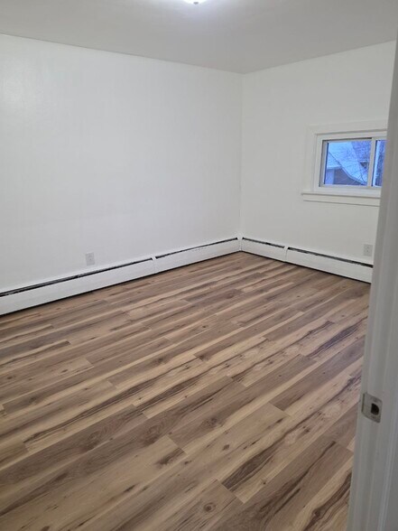 Building Photo - 100 N Pine St