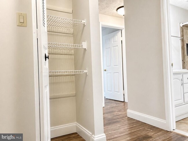 Building Photo - 5559 Hecate Ct
