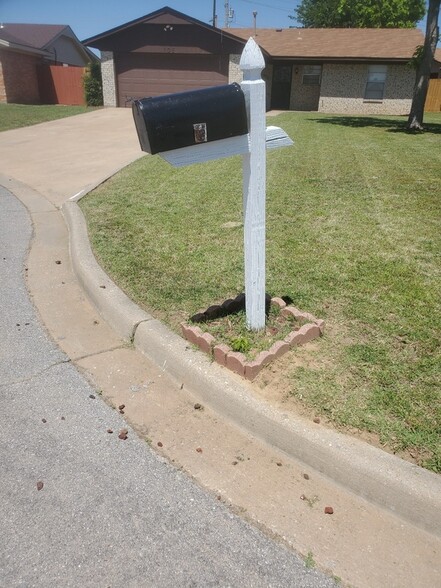 Building Photo - 105 SE Tattershall Way