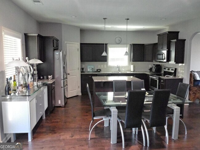 Building Photo - 201 Cliffhaven Cir