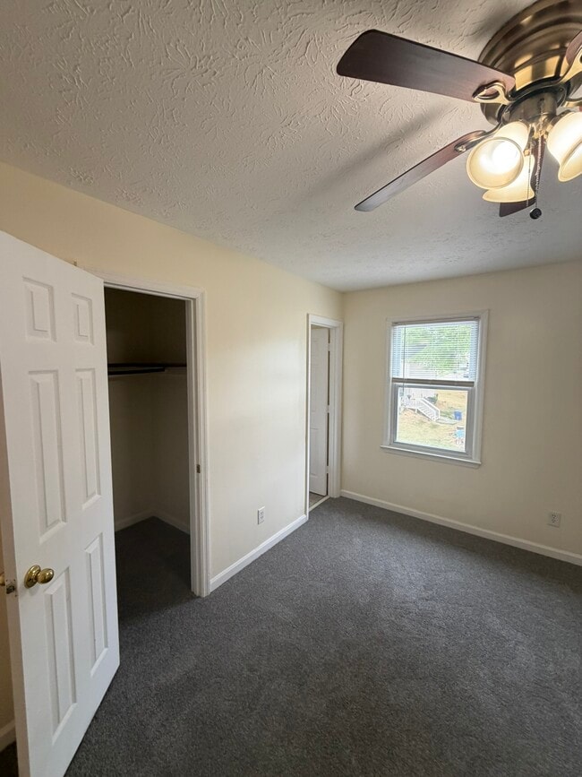 Building Photo - 557 Whitehall Ln