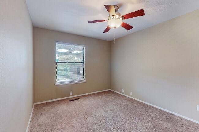 Building Photo - ACADEMY RIDGE 2 Bedroom Plus Office   2 Ba...