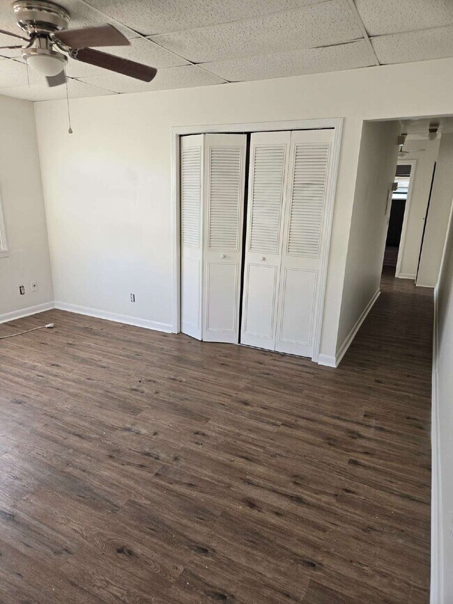 Building Photo - 202 Shepard Ave