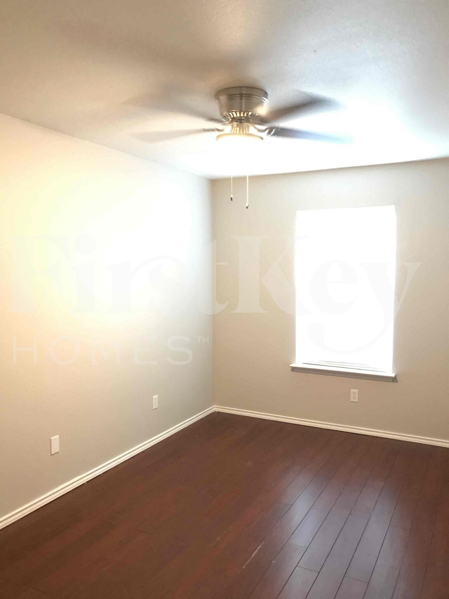 Building Photo - 10631 S Shaenridge