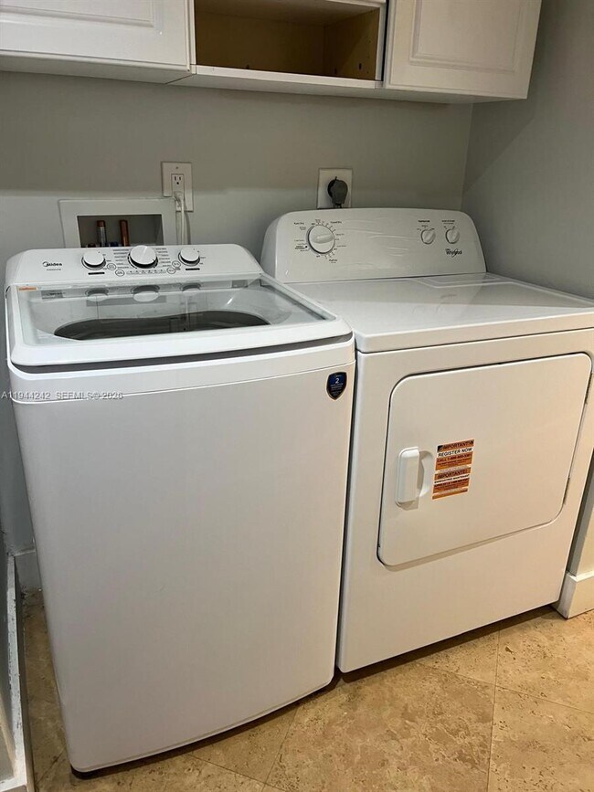 Building Photo - 118 Wimbledon Lakes Dr