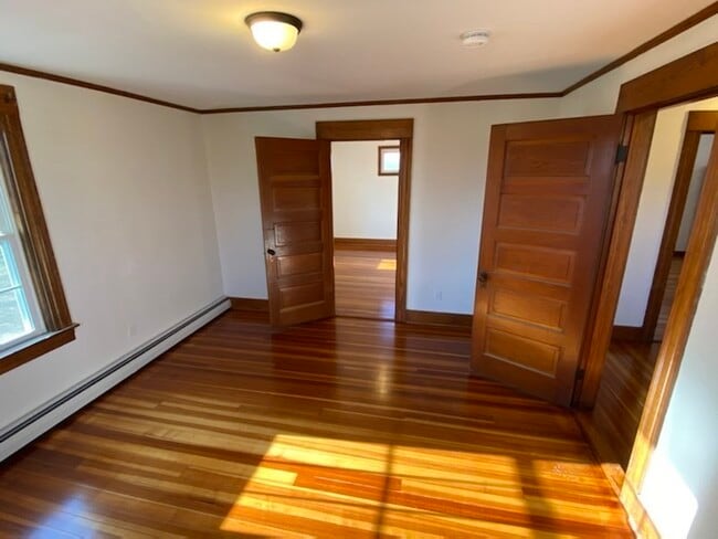 Building Photo - 82 Comins Rd