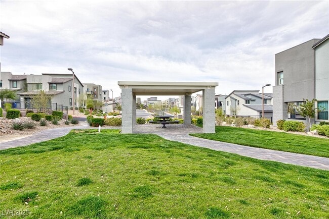 Building Photo - 527 Sonoma Range St