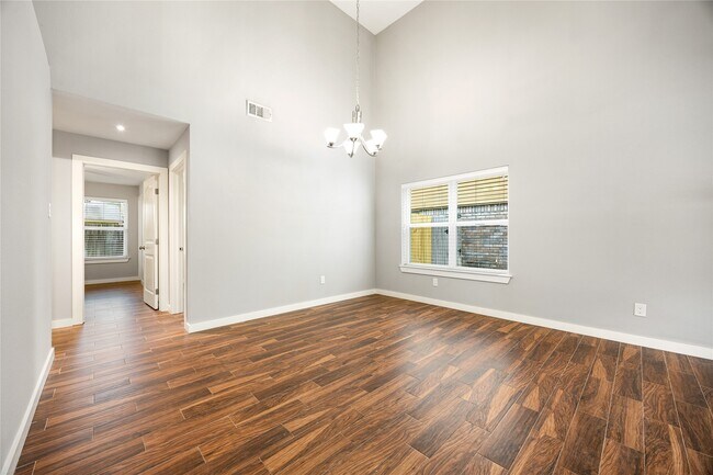 Building Photo - 5122 Prairie Creek Dr