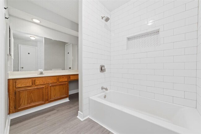 Building Photo - 14651 Via Del Norte Dr