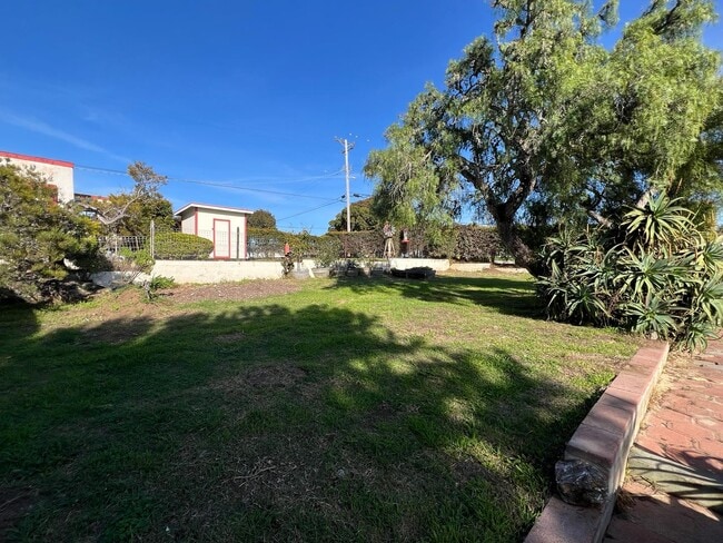Building Photo - Unique One Bedroom Downstairs Apartment in Downtown Morro Bay - 218 1/2 Dunes-A