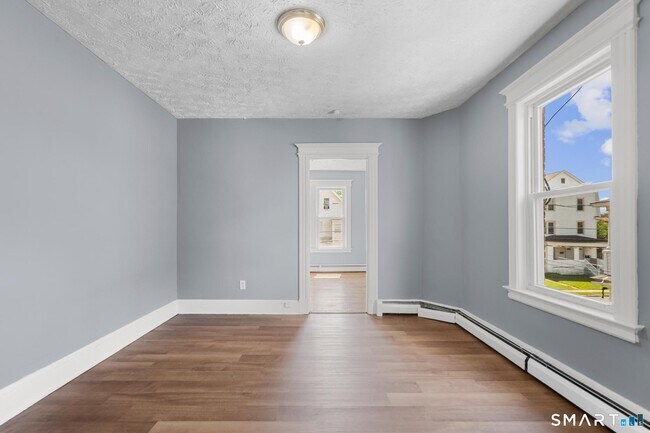 Building Photo - 66 Standish St