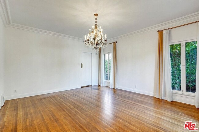 Building Photo - 165 N Las Palmas Ave