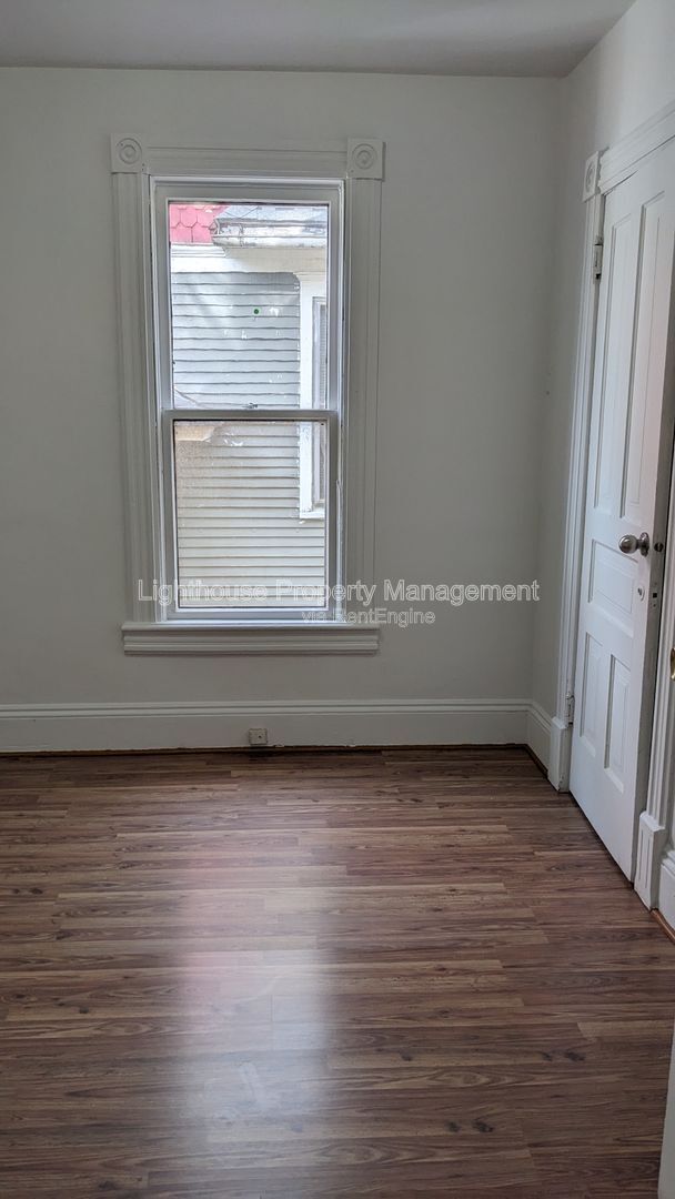 Building Photo - 511 Locust St