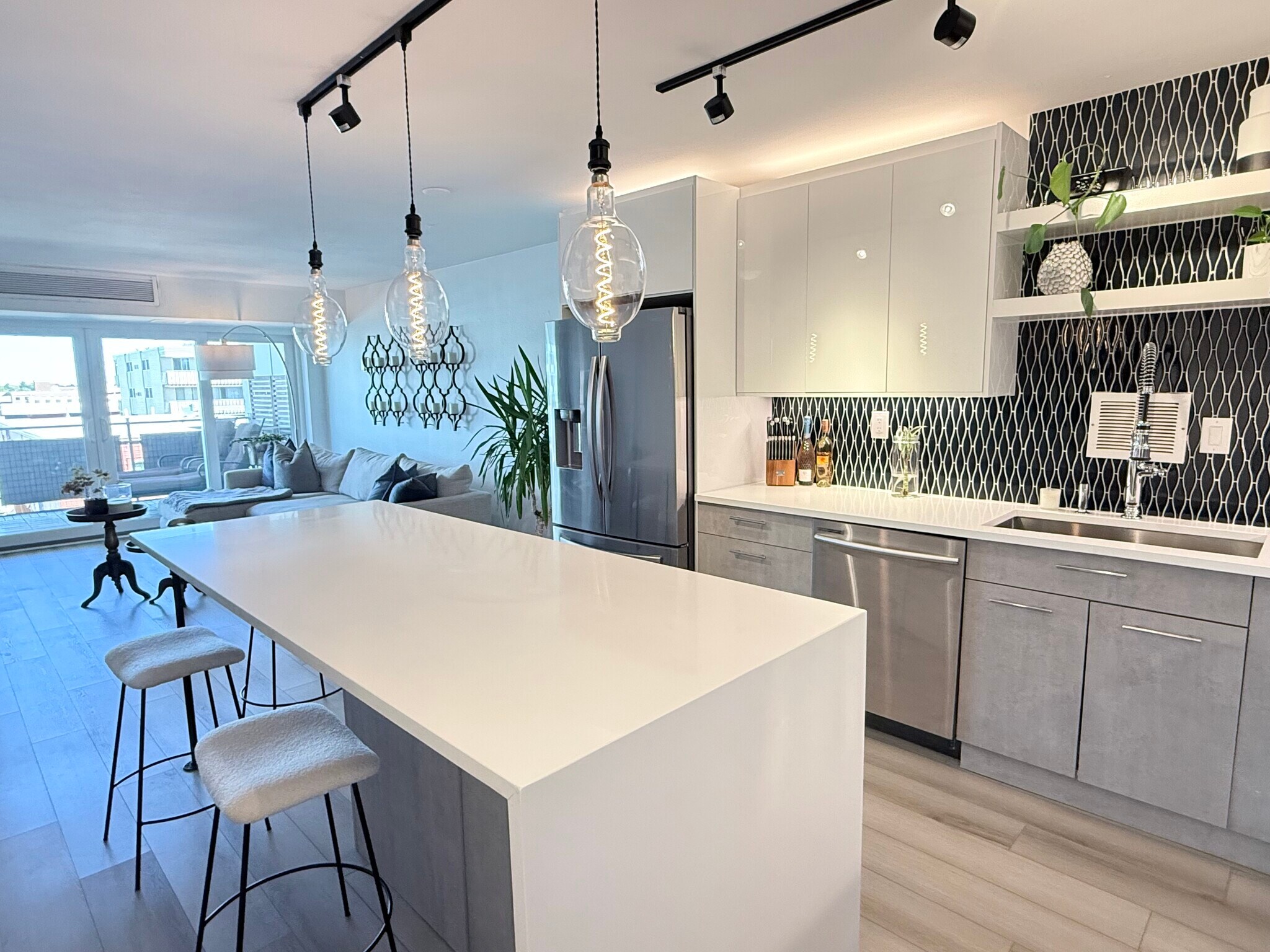 Building Photo - 1121 Albion St