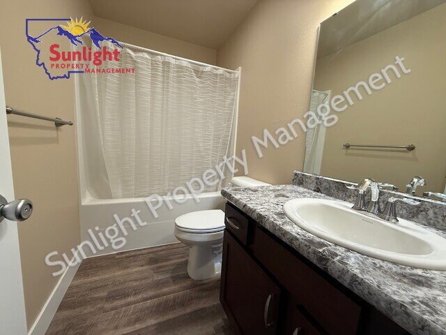 Building Photo - Newer 3 Bed 2 Bath Home in the Heights
