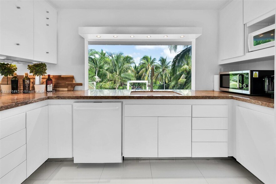Building Photo - 60 Ocean Front Dr
