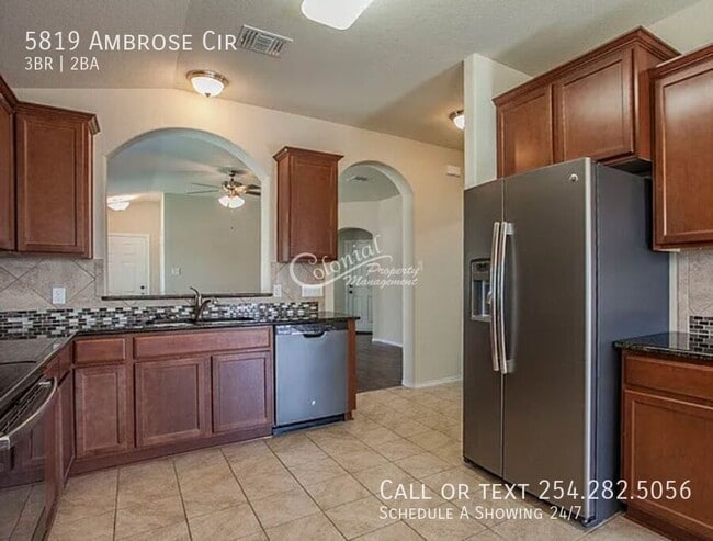Building Photo - 5819 Ambrose Cir