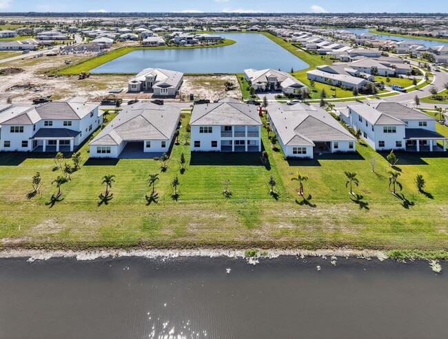 Building Photo - 15120 Wildwood Cir